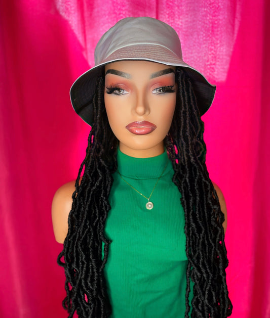 Chapeau bob en faux locs